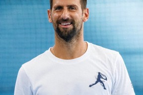 开云-关于德约科维奇回归赛场，势不可挡首场状态亮眼，TES观众沸腾！的信息